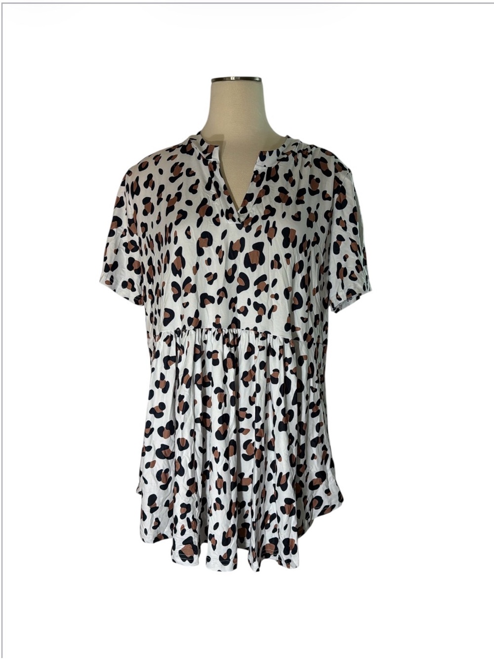 Leopard Print NWT Women’s Short Sleeve Tunic Top - White/Brown/Black Size 2X